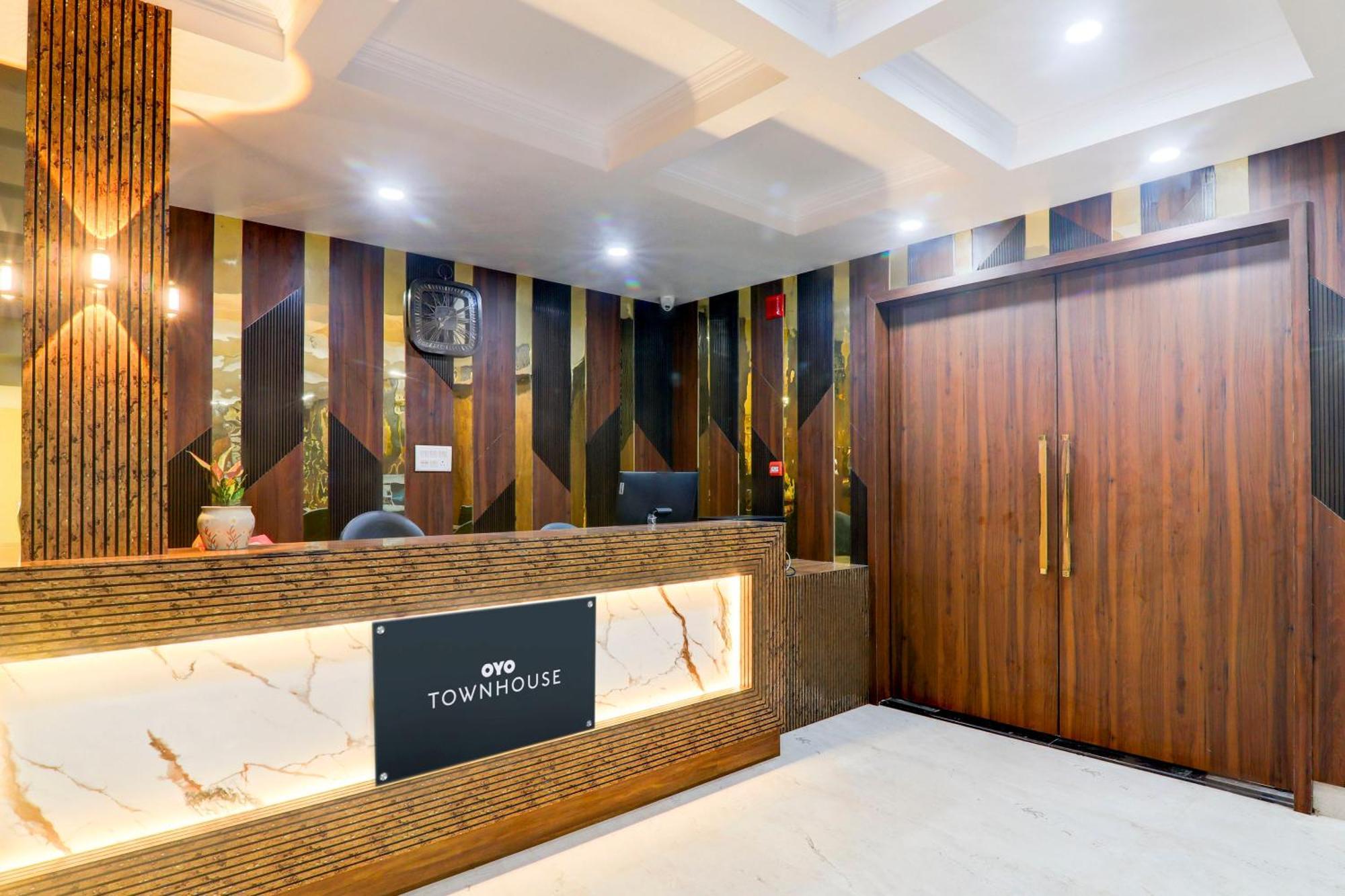 Super Townhouse Gls International Hotel Lucknow Exterior photo