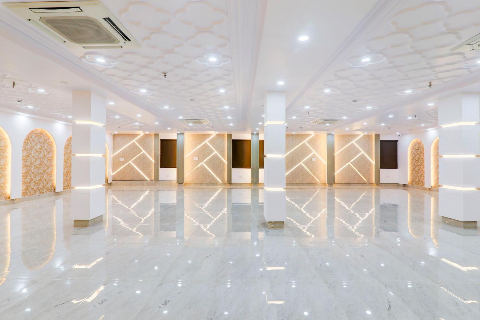 Super Townhouse Gls International Hotel Lucknow Exterior photo
