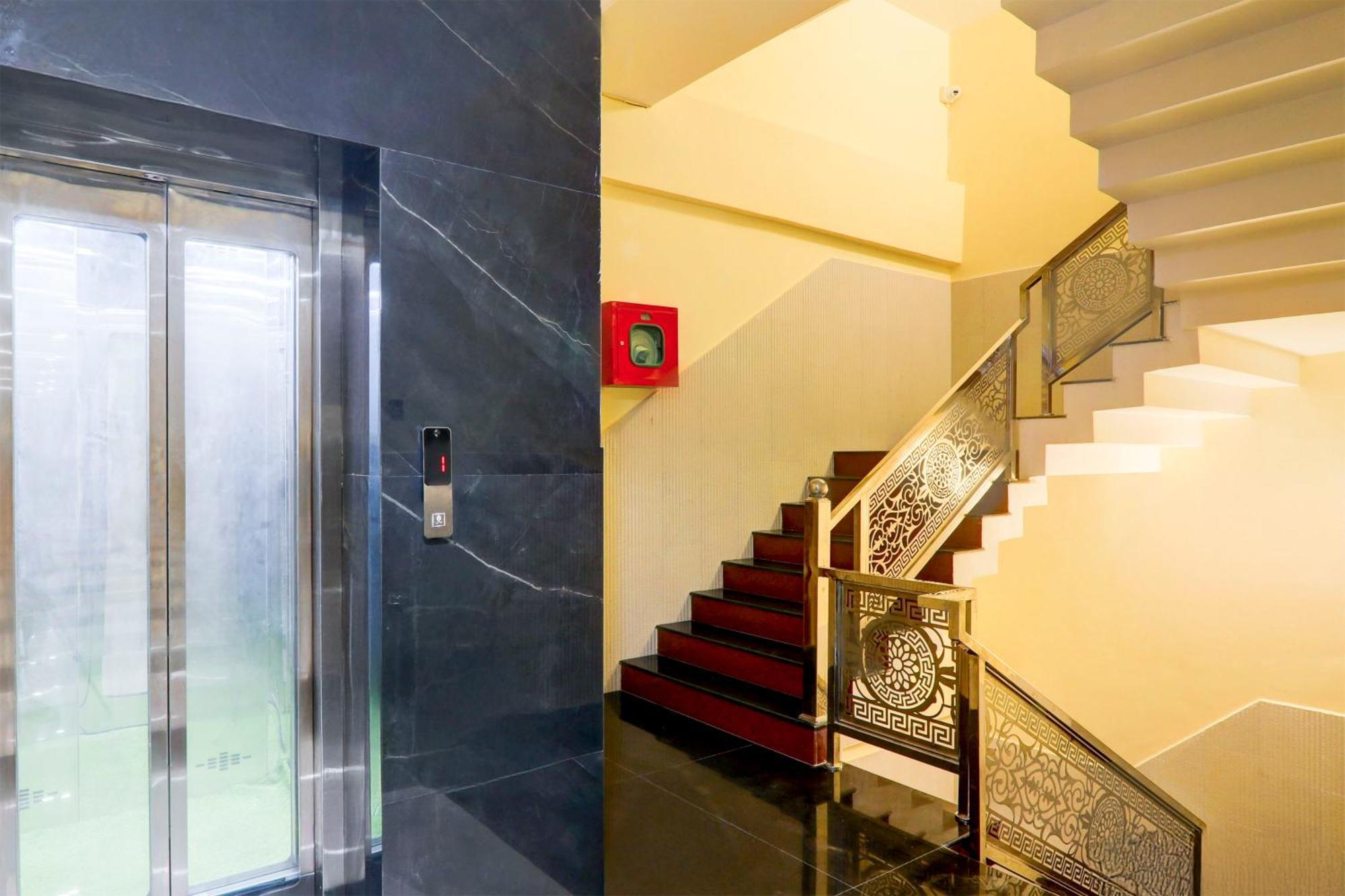Super Townhouse Gls International Hotel Lucknow Exterior photo
