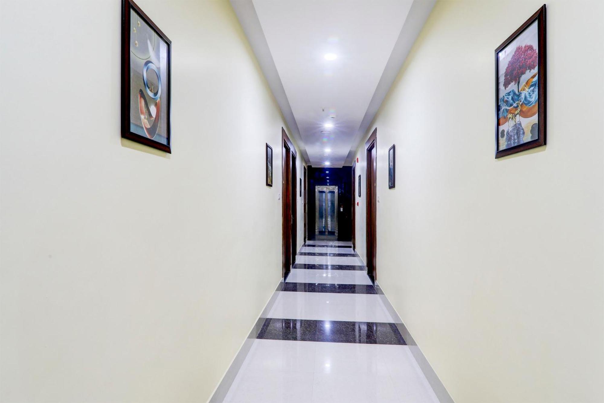 Super Townhouse Gls International Hotel Lucknow Exterior photo